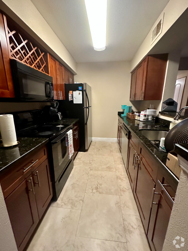 Building Photo - 2460 NW 33rd St Unit 1705 Rental
