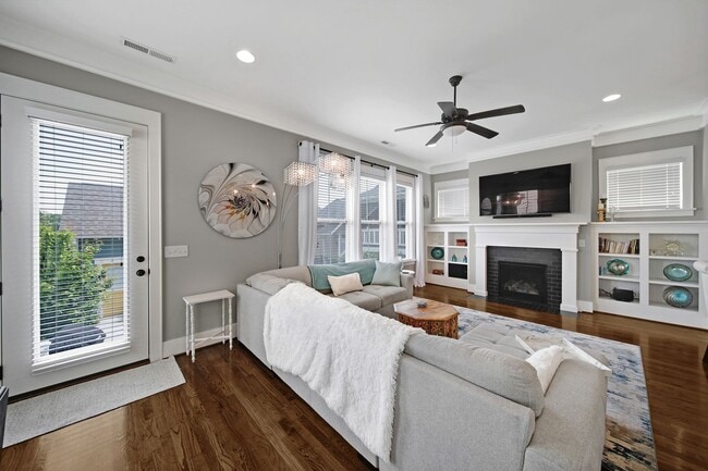 324 Mariemont Way