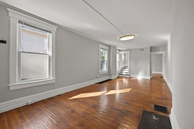 Photo - 371 Berkeley Rd