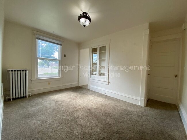 Photo - 1432 W Knox Ave