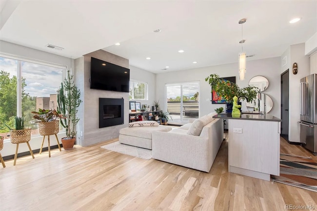 Photo - 1275 Quitman St