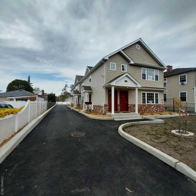 Building Photo - 343 Jackson St