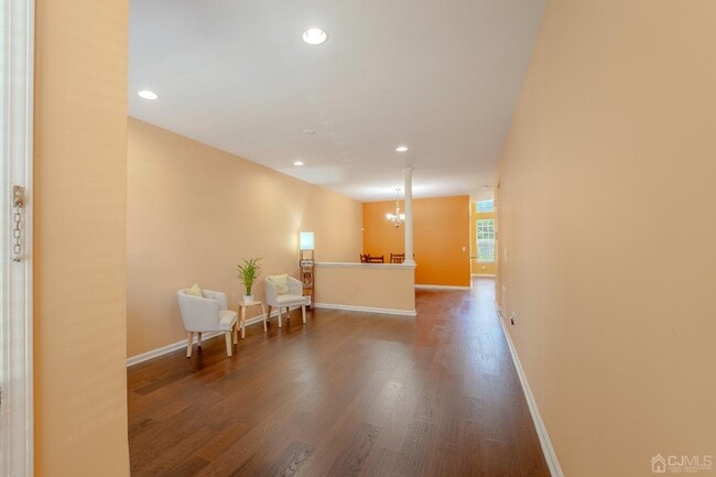 Photo - 2474 Canterbury Ln