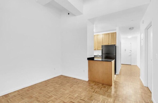 Photo - 80 John St Unidad 2C