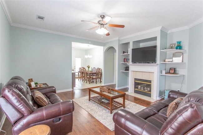 Photo - 6913 Sandfield Dr