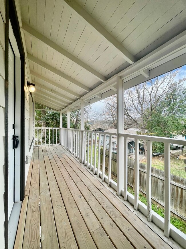 Photo - 407 Sarah St Unit C