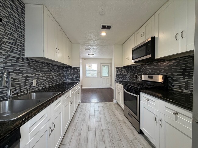 Photo - 5375 Little John Ln