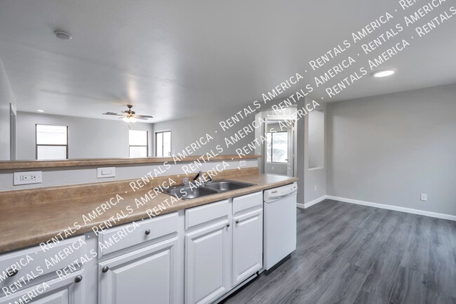 1735 E San Xavier Dr
