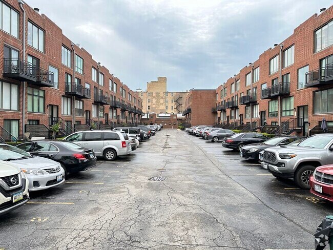 Building Photo - 947 W Grace St Rental