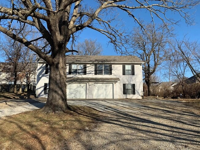 Building Photo - 601 SE 110th Rd