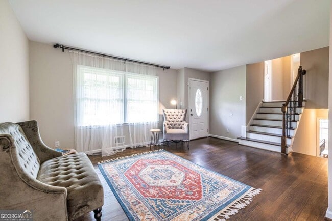 Photo - 2439 Parkland Dr