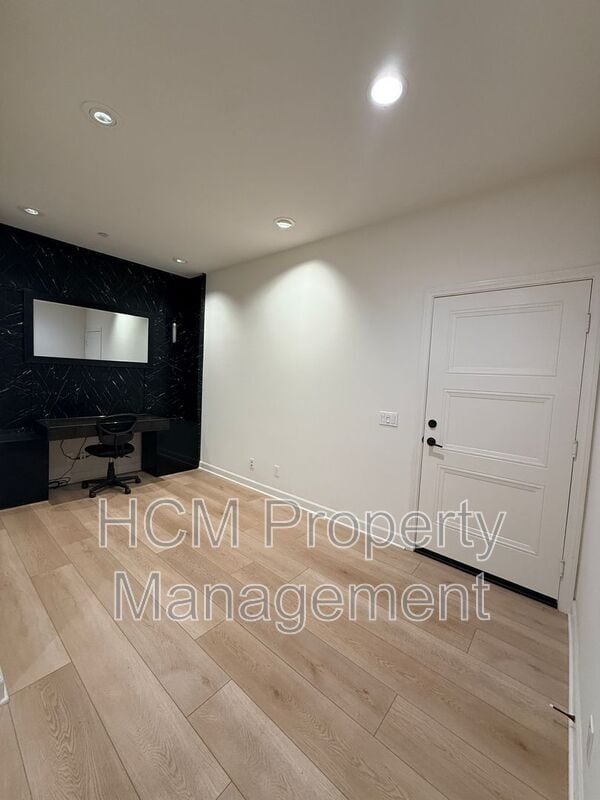 Photo - 142 Lantana Dr