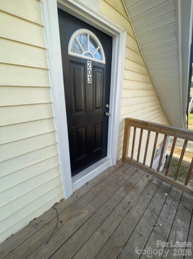 Photo - 711 S Jackson St Unit 203