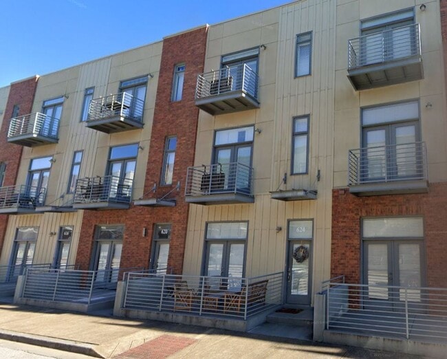 Building Photo - 624 Denmark Dr
