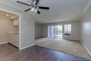 1BR, 1BA - 755SF - Living Room