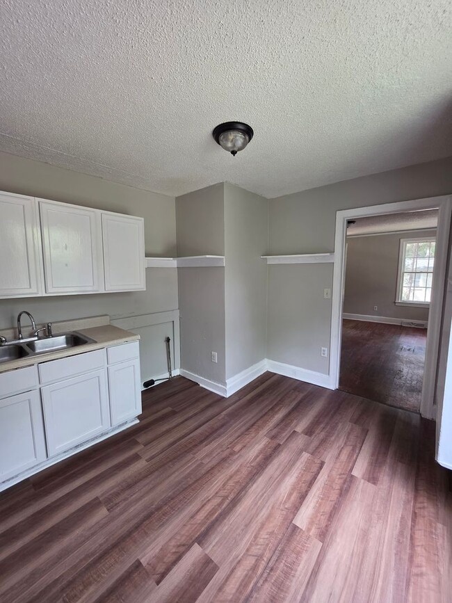 Photo - 1407 Jerome Dr
