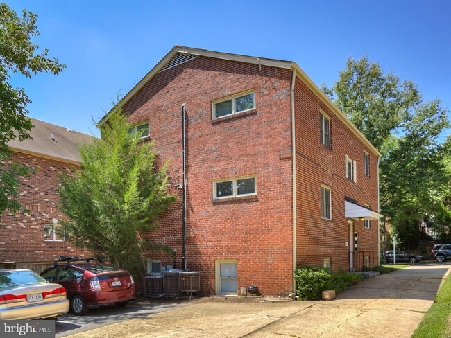 Photo - 1121 N Taylor St Unit A