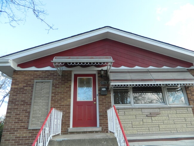 Building Photo - 4379 Hirschberg Ave Unit G