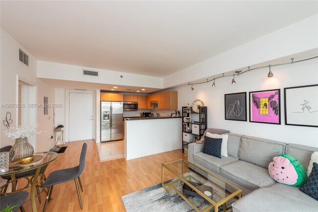 Photo - 951 Brickell Ave Unidad 2709
