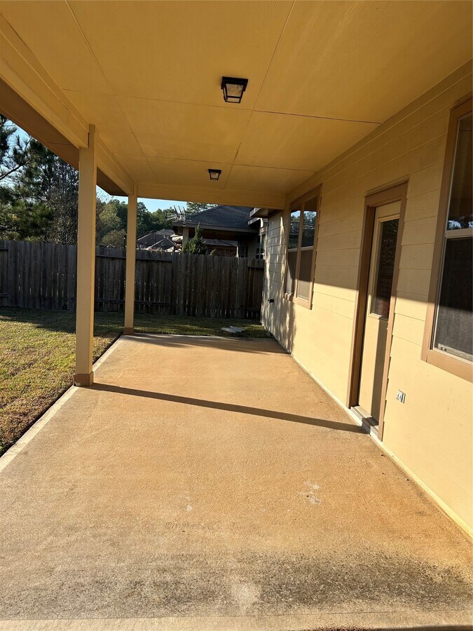 Photo - 284 Country Crossing Cir