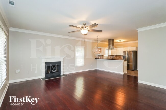 802 Conway Pl