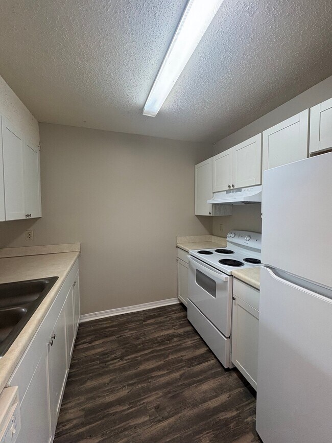 Photo - 520 Landview Dr