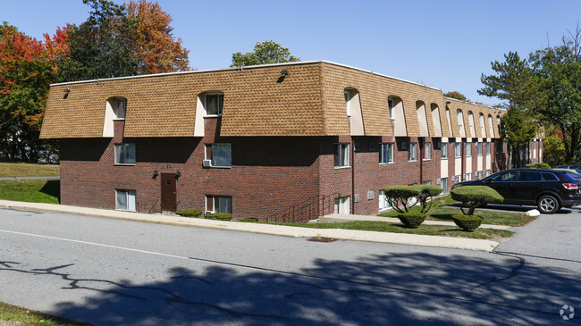 The Chesterfield - The Chesterfield Apartments