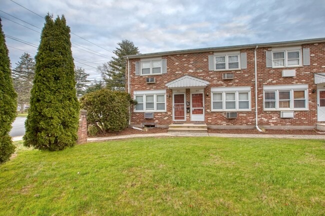 Building Photo - 53 Hiltbrand Rd