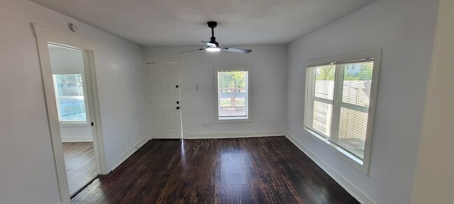 Building Photo - 4208 Delhi St