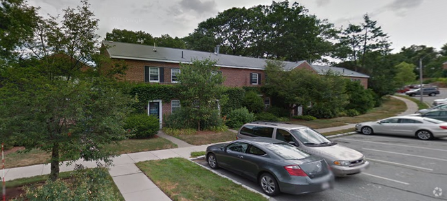 Building Photo - 113 Thornton Rd Unit 1 Rental
