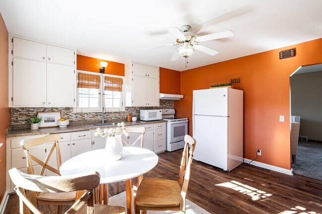 Photo - 2411 W Mill Rd