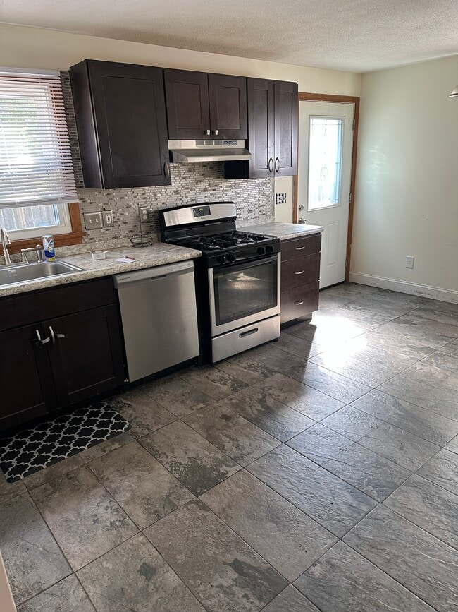 15 Davenport St Unit Duplex