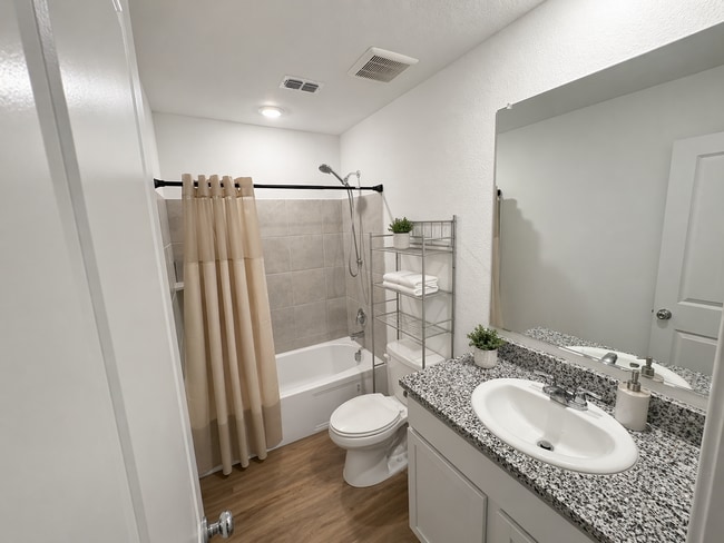 Photo - 1125 Desert Willow Dr