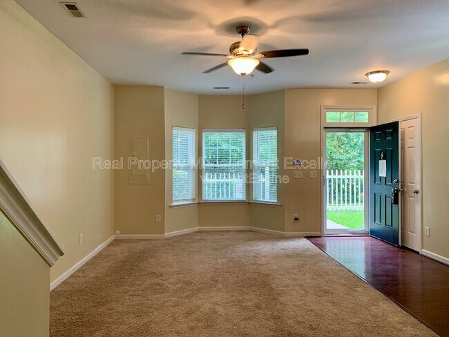 Photo - 300 Coalinga Lane