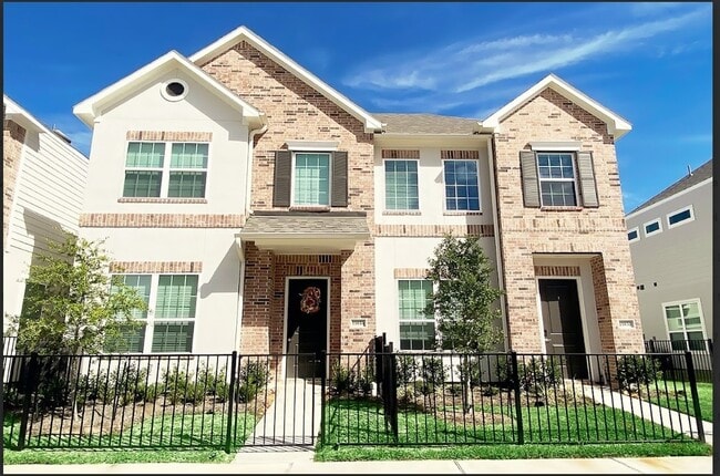 Building Photo - 15834 Loch Laggan Dr