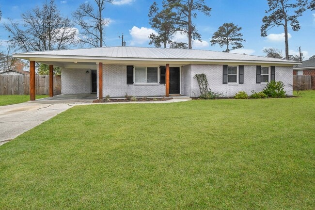 Photo - Fully Furnished Mid or Long Term Home on Whitemarsh Island!