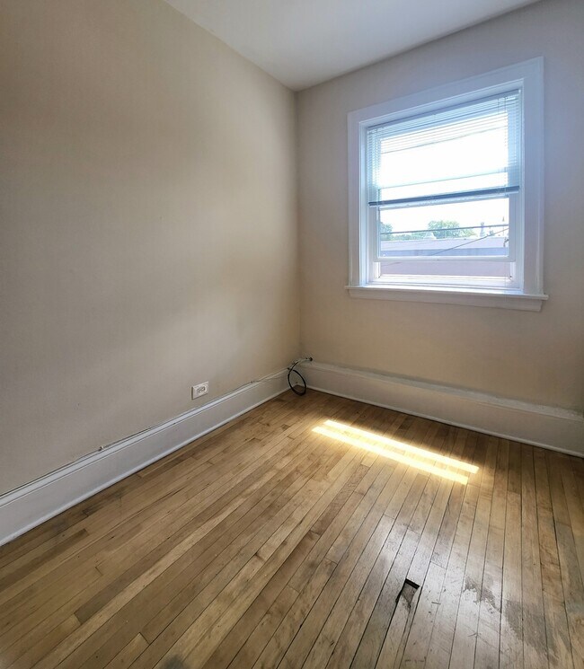 Photo - 4817 N Springfield Ave Unit 1W