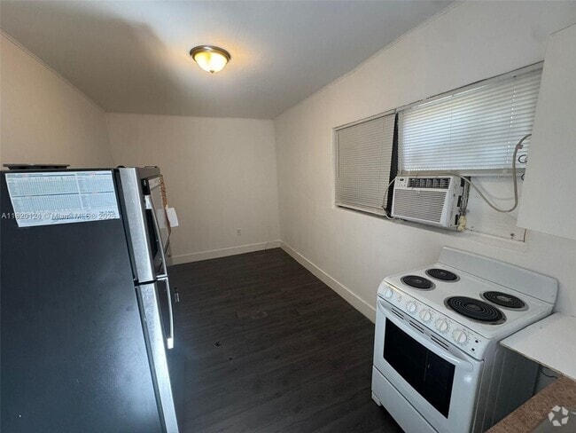 Building Photo - 2700 SW 62nd Ave Unit 5B Rental