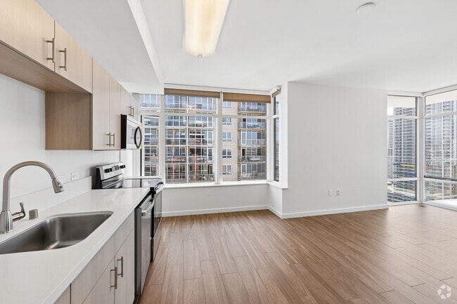 2BR, 2BA - 944SF - Dining Room