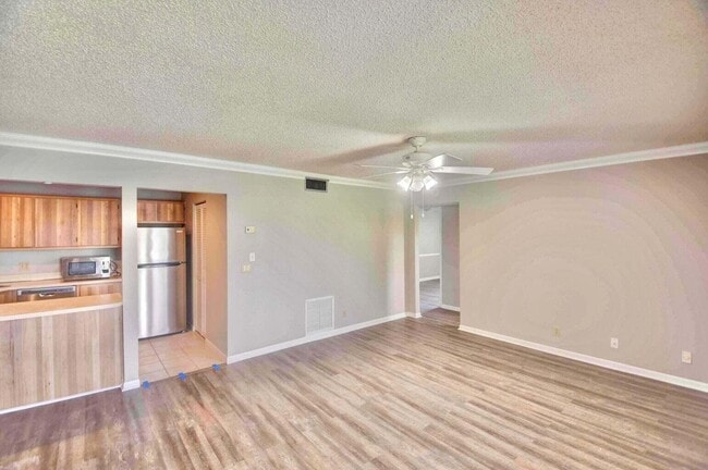 Photo - 4850 Sable Pine Cir Unidad B2