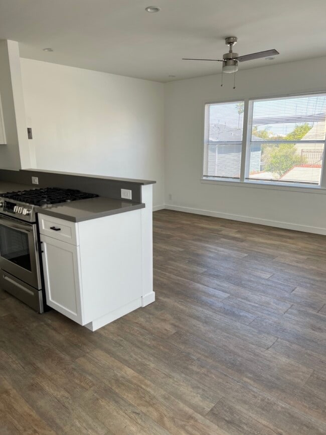 Photo - 1605 Blossom Ln