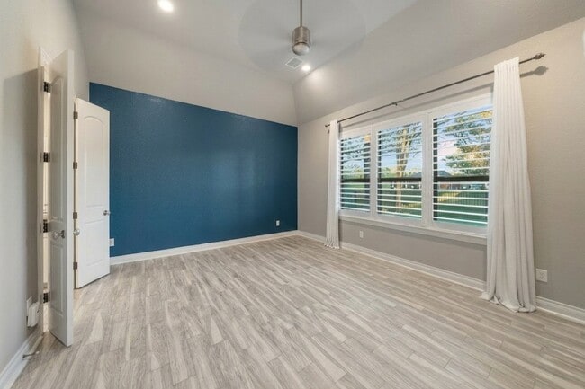 Building Photo - 199 Springs Edge Dr