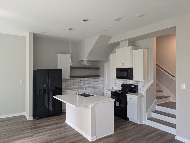 Photo - 206 Clark Rd