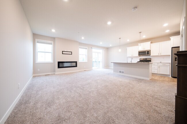 Photo - 14160 Addison Trl