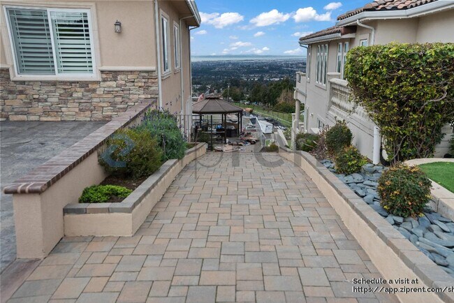 Photo - 24518 Karina St