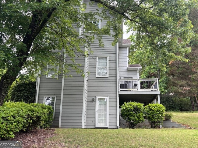 Photo - 300 Harcourt Pl