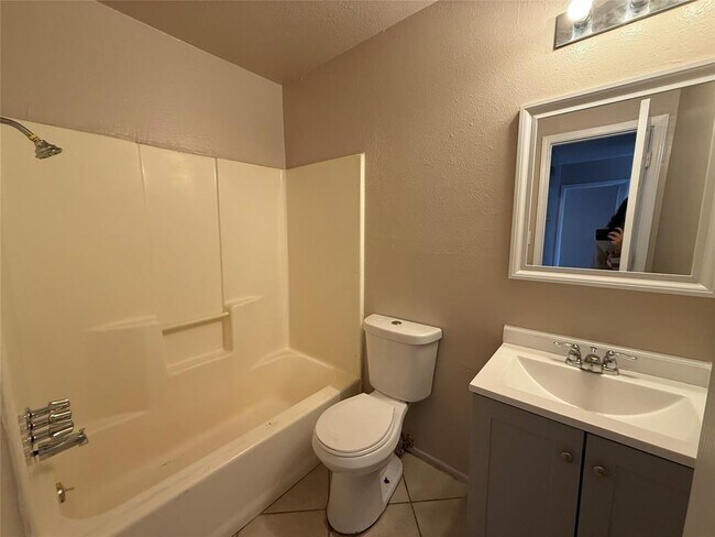 Photo - 2203 Donahue Ln