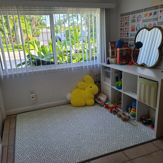 Photo - 170 NW 7th St