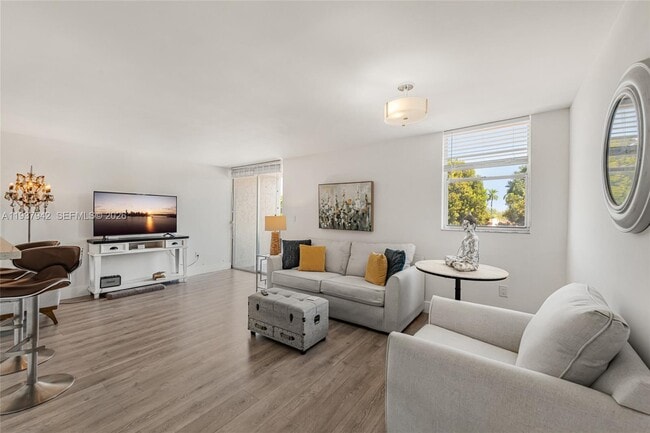 Building Photo - 1250 Alton Rd Unit 3A