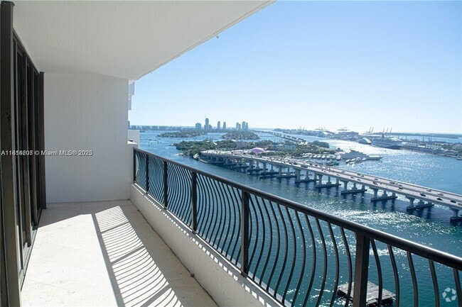 Building Photo - 555 NE 15th St Unit 29H Rental